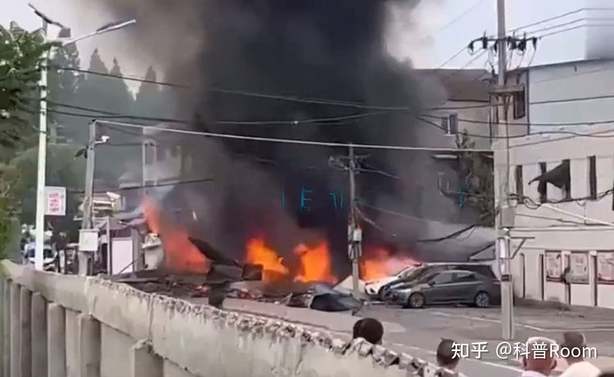 空军一架歼7飞机在湖北襄阳失事 致1名群众遇难