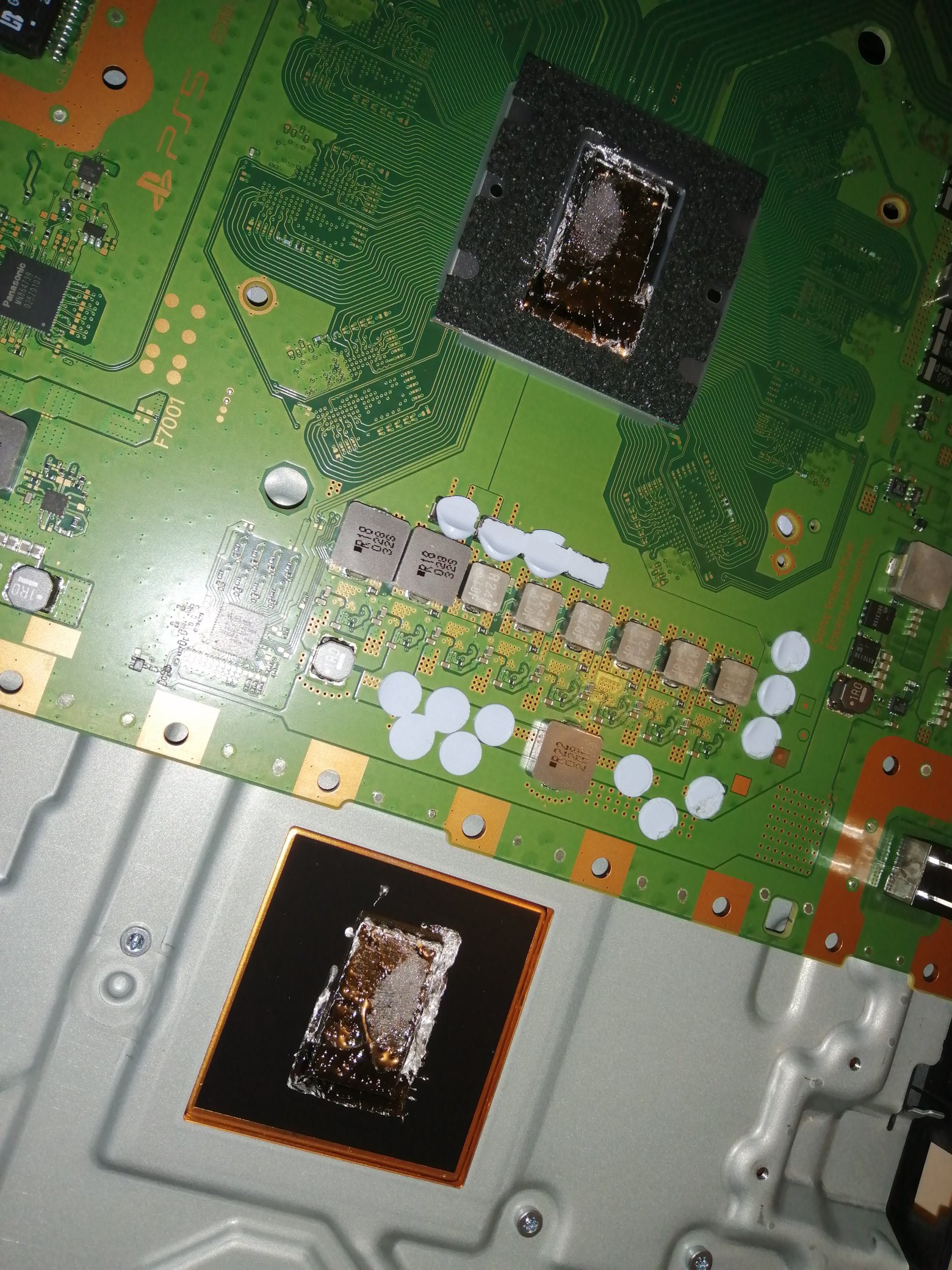 垂直放置 PS5 可能会导致硬件故障